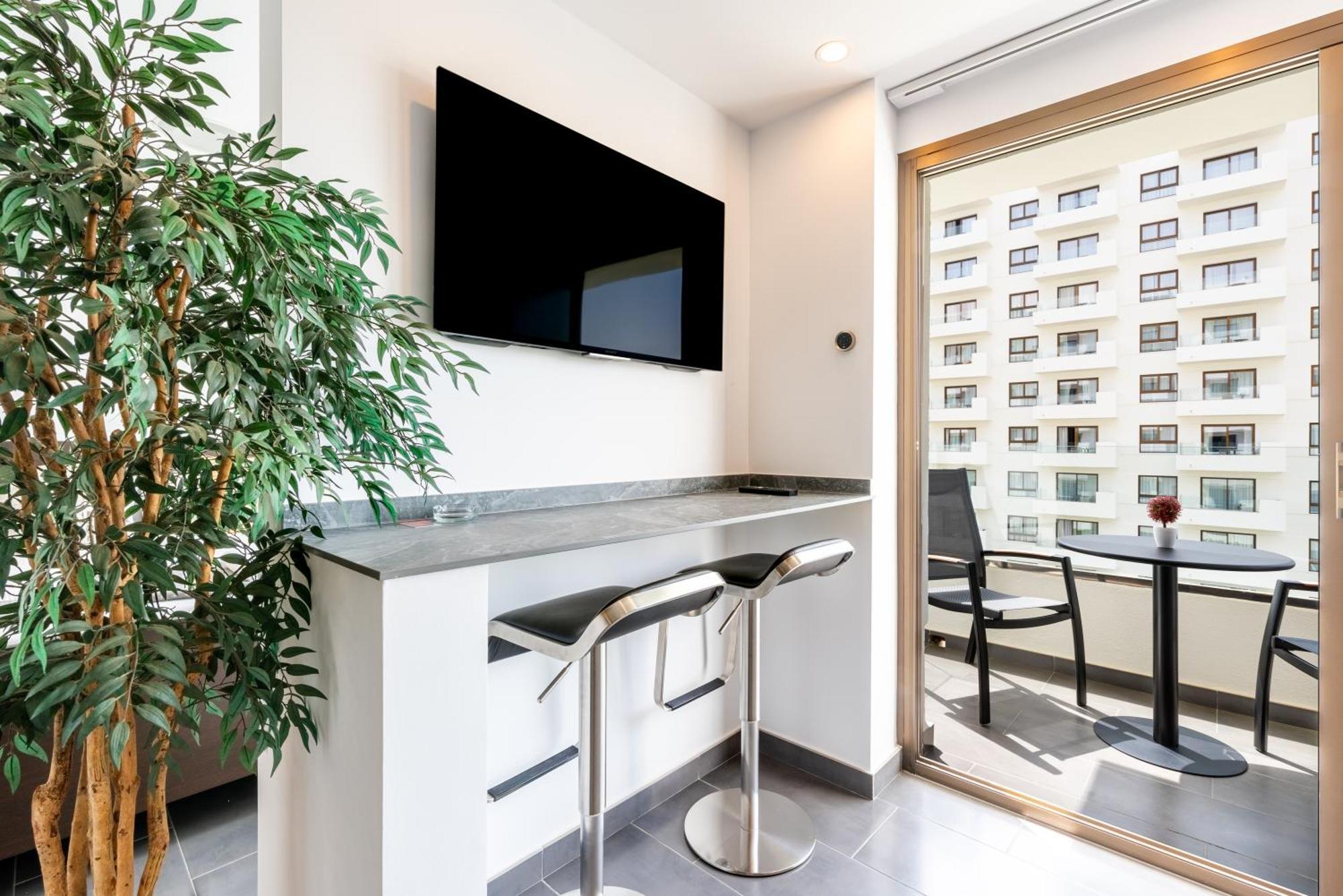 Wintowinrentals Executive In Ocean House Complex Apartment